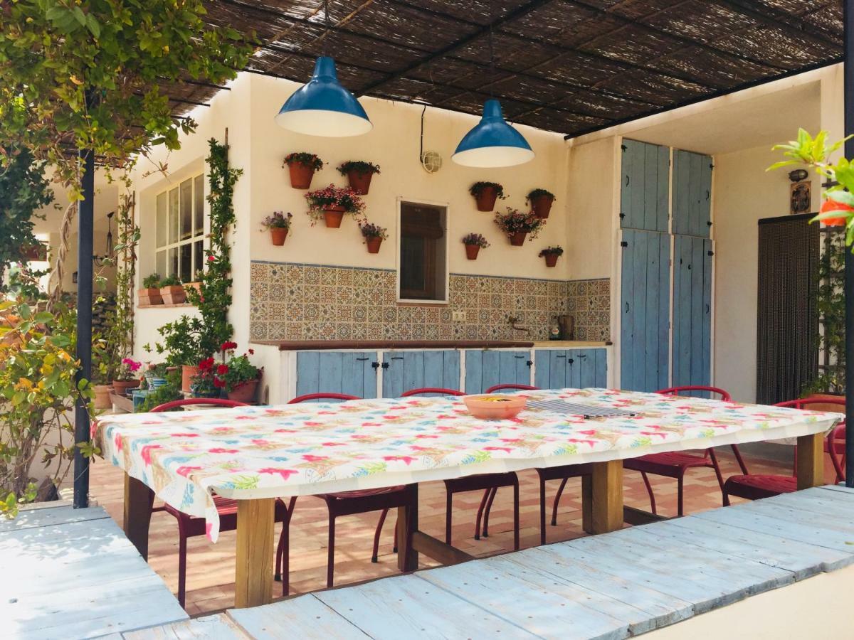 Flores Amarillas B&B Almoharin Exterior foto